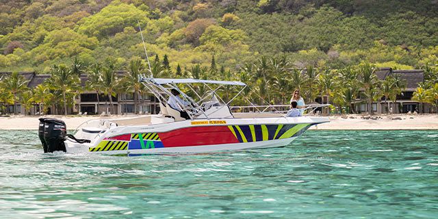 Private 2 hour le morne tour by speedboat (2)